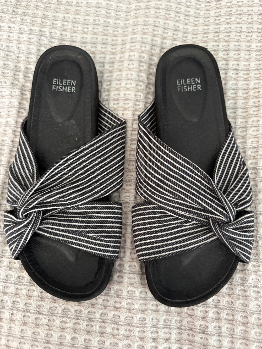 Eileen Fisher Black and White Knotted Slide Sandals in size 7.5